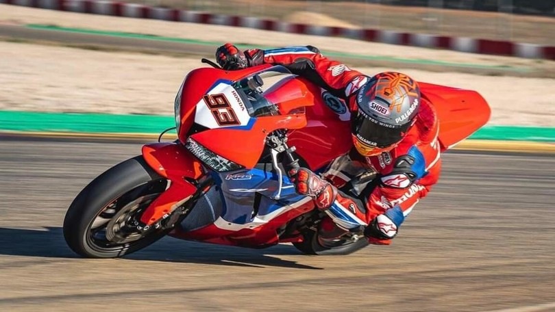 MotoGP, Marquez prepara Sepang girando ad Aragòn con la CBR 600