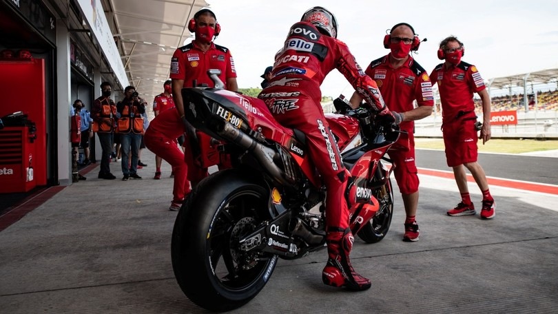MotoGP: abbassatore abolito dal 2023, ma solo all'anteriore