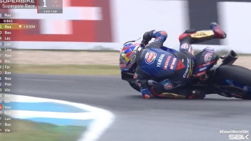 SBK Estoril: la sequenza del favoloso salvataggio di Razgatlioglu