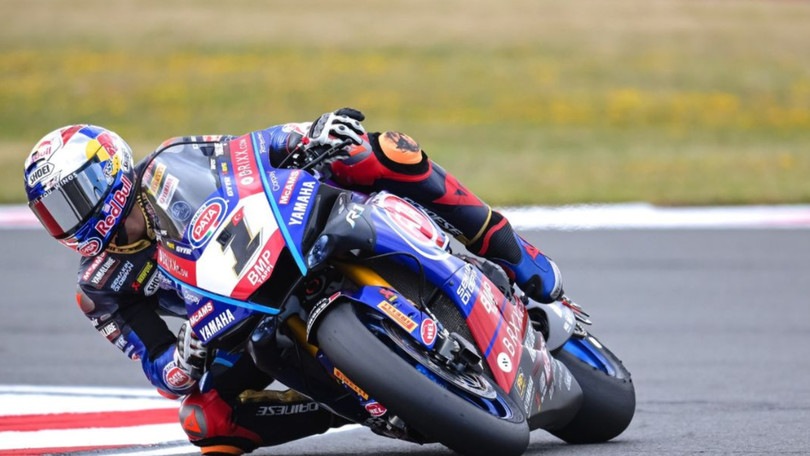 SBK Donington: Razgatlioglu svetta su Rea nelle FP1, terzo Rinaldi