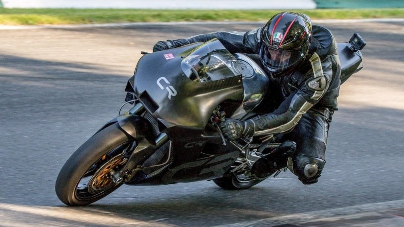 Nuova sfida per Guy Martin: raggiungere le 200 mph con un motore Wankel