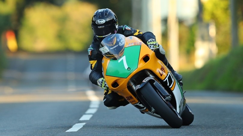 ManxGP: Mike Browne vince tra le Lightweight, out Michael Dunlop