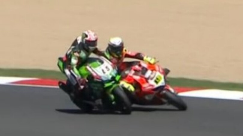 SBK, incredibile a Magny Cours: Rea sportella Bautista, Alvaro out da Gara 2