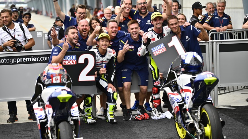 Moto3 Malesia, vince McPhee al fotofinish su Sasaki. Sesto Foggia