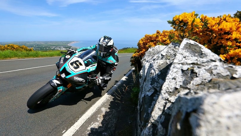 TT 2023, prove da record nel Day 5: Dunlop a oltre 135 miglia in SBK