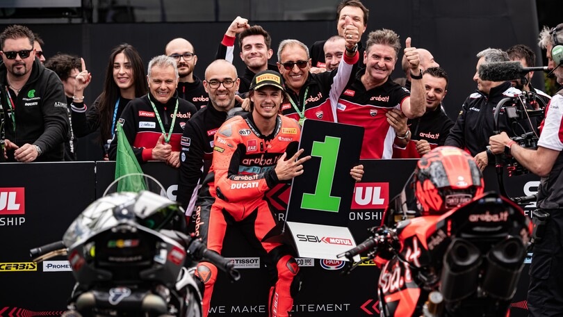 SBK, ufficiale: Bulega al fianco di Bautista in Ducati Aruba nel 2024