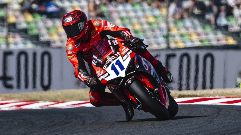 SSP Magny-Cours, Gara 2: Bulega chiude un weekend perfetto, Manzi 3°