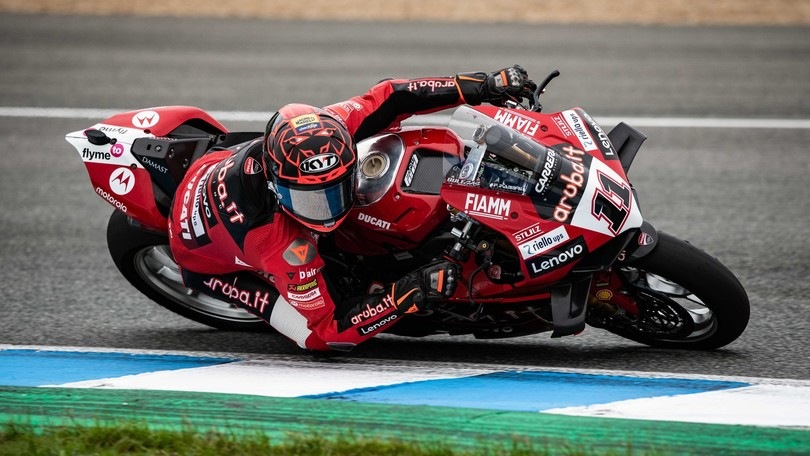 Test Jerez SBK, primi giri per Bulega: “E' come girare su un'altra pista”