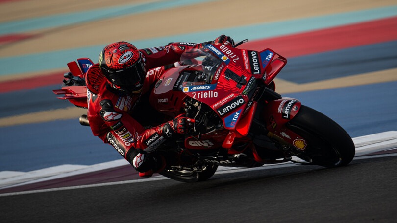 Risultati MotoGP Qatar: Bagnaia vince, seguono Binder e Martin