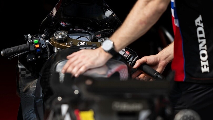 Anche Honda ha "il display intelligente" ma... ha atteso Ducati