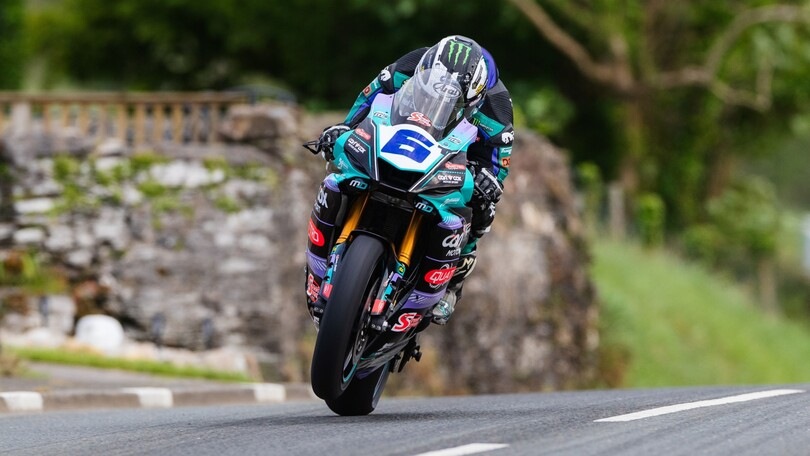 TT 2024, Michael come Joey: Dunlop vince in SSP e centra il 26° trionfo