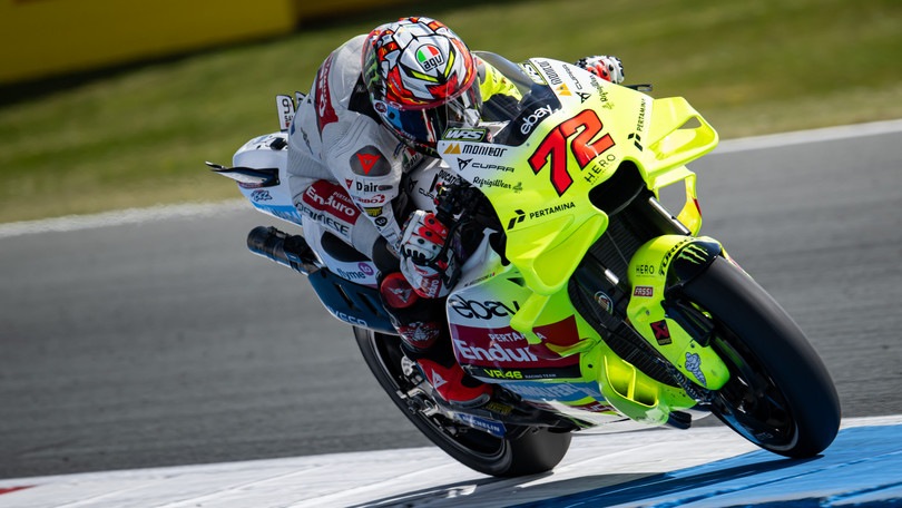 MotoGP, debacle di Bezzecchi ad Assen: a terra in pista e nello spirito