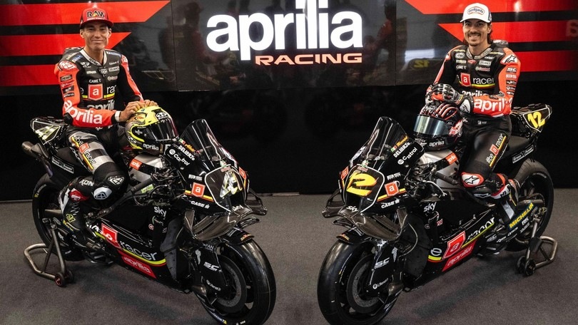 GP Silverstone: l'Aprilia svela la sua livrea retrò, il ritorno della "Perla Nera"