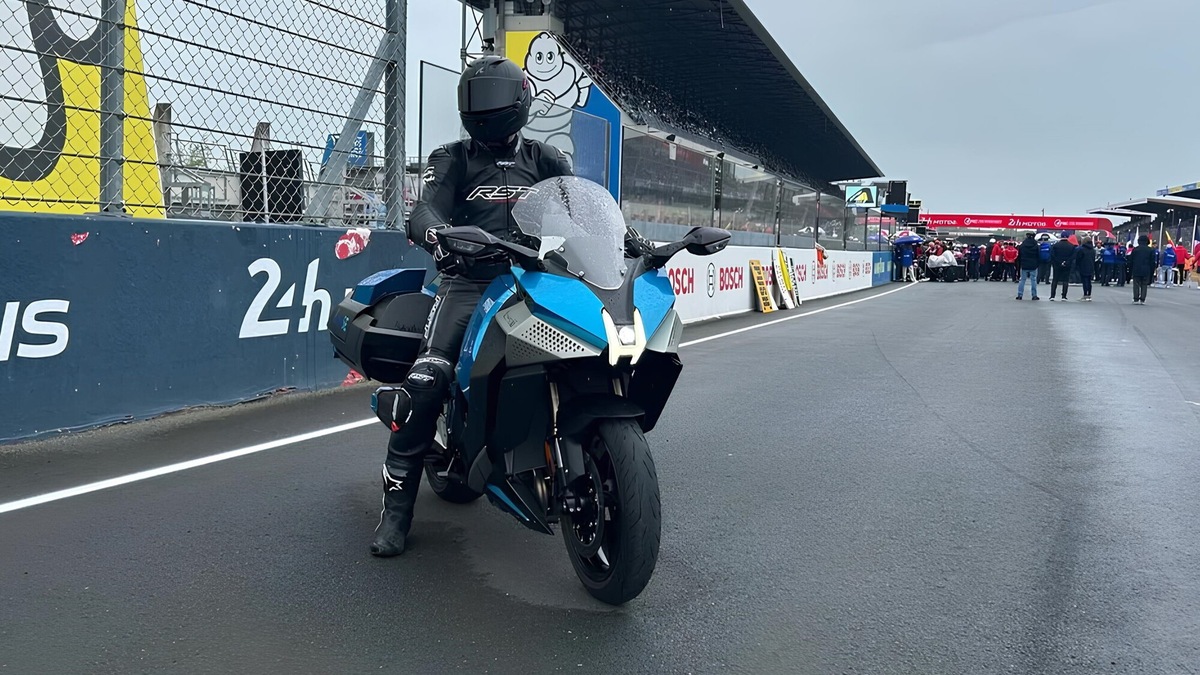 Kawasaki guarda al futuro: in azione a Le Mans con una moto a idrogeno