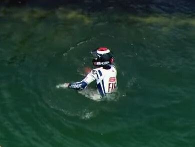 MotoGP, Jerez: l'iconica esultanza di Jorge Lorenzo nel 2010