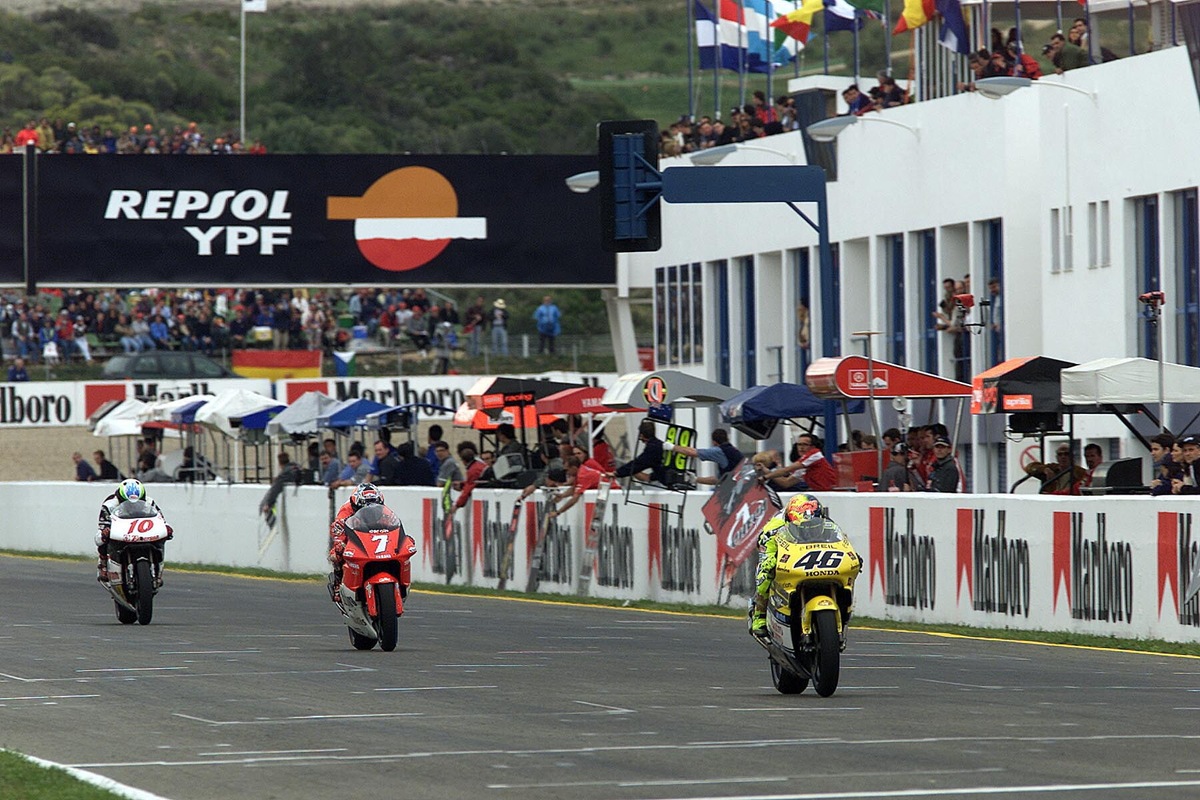 MotoGP Jerez, tuffo nel passato: il primo podio di Valentino Rossi nel 2000