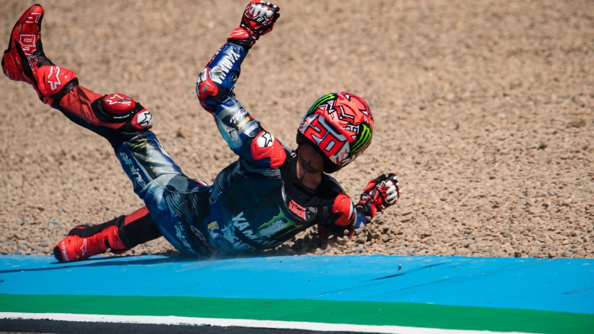 MotoGP Jerez, brutta caduta per Quartararo: le foto