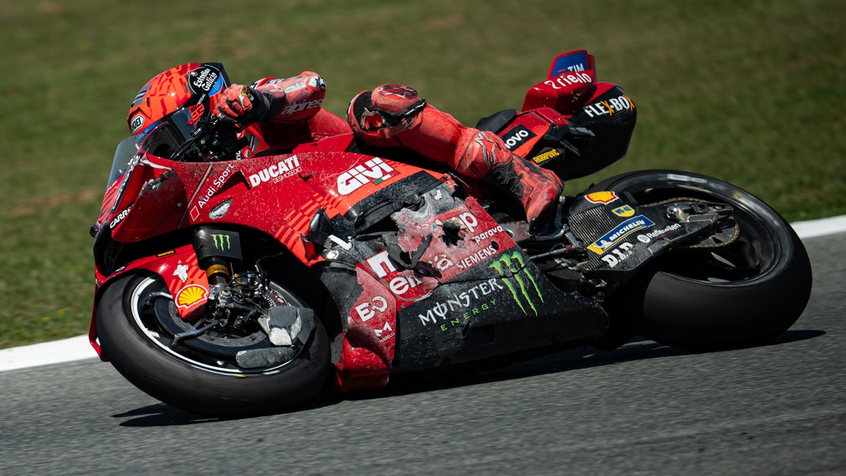 MotoGP, Marc Marquez: moto distrutta ma passo da vittoria