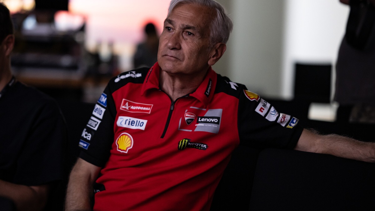 MotoGP, Davide Tardozzi sbalordito: "Con la carena che lo limitava Marc aveva un gran passo gara.”