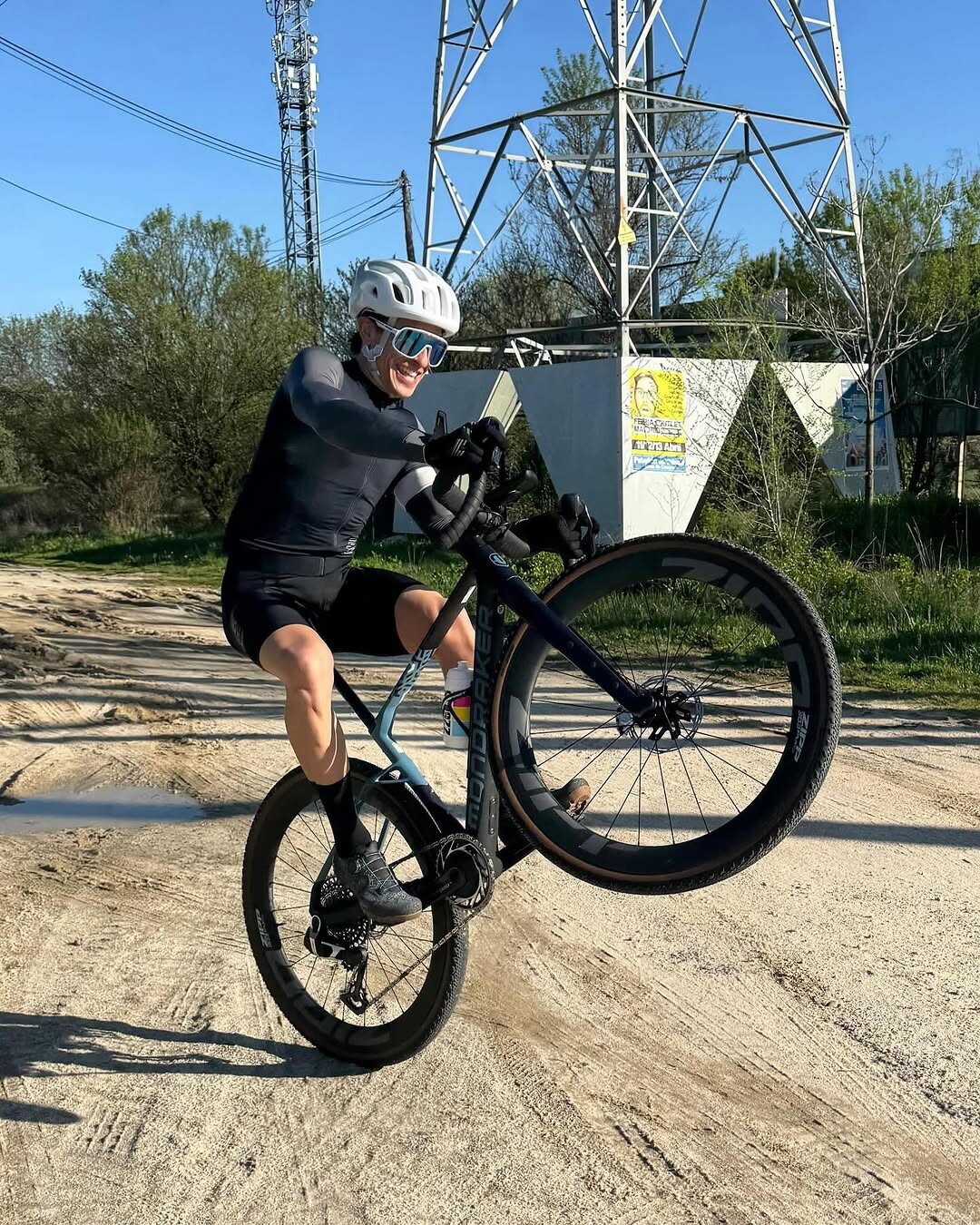 MotoGP, Marc Marquez tra riposo, impennate sulla bici e barbecue in famiglia