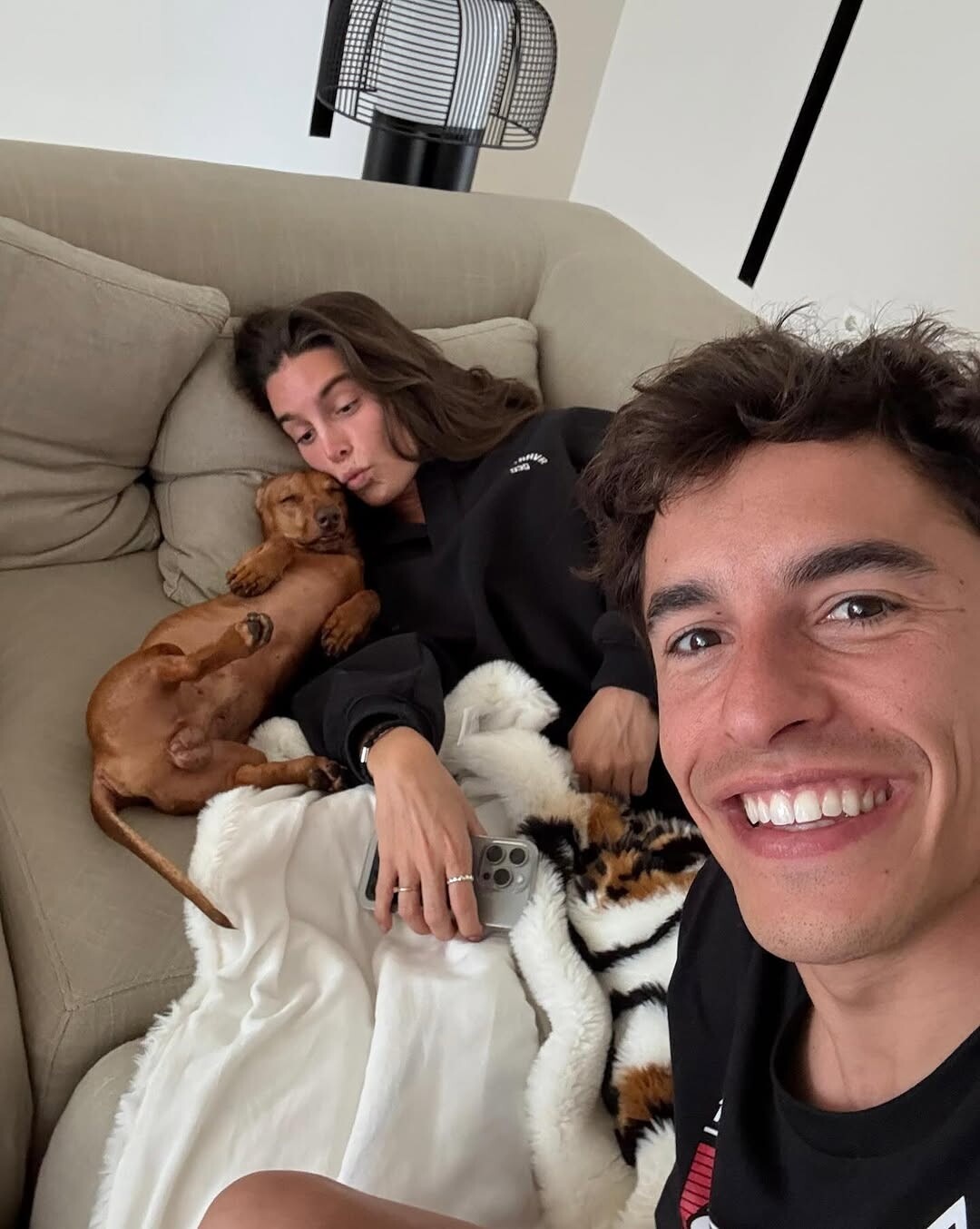 MotoGP, Marc Marquez tra riposo, impennate sulla bici e barbecue in famiglia