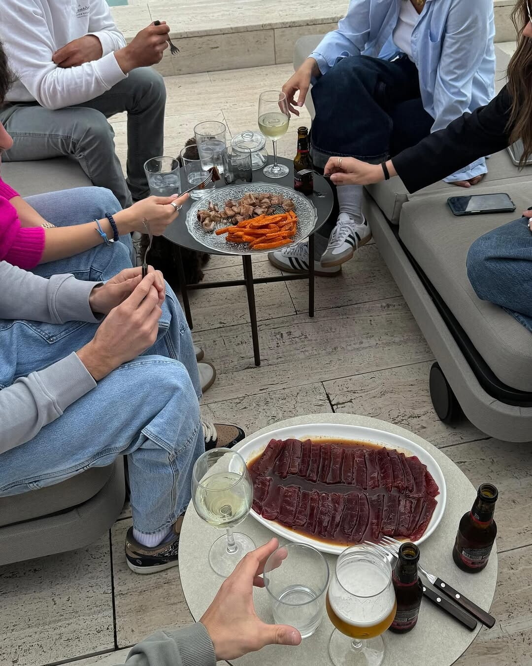 MotoGP, Marc Marquez tra riposo, impennate sulla bici e barbecue in famiglia