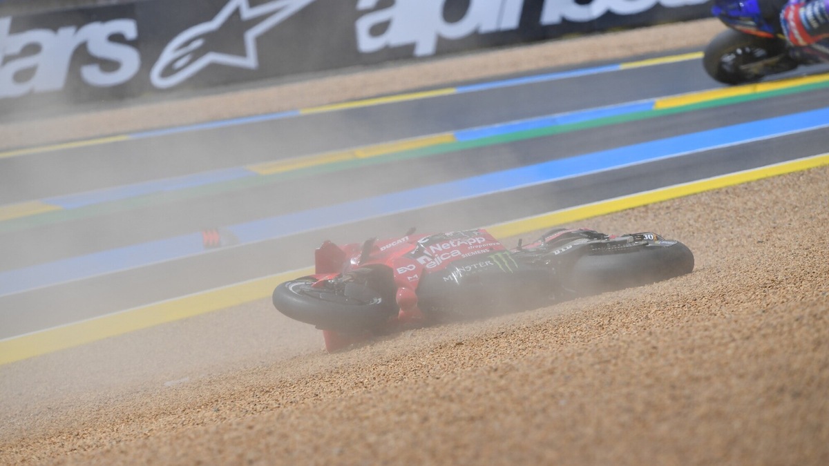 Sprint GP Francia: la caduta di Pecco Bagnaia