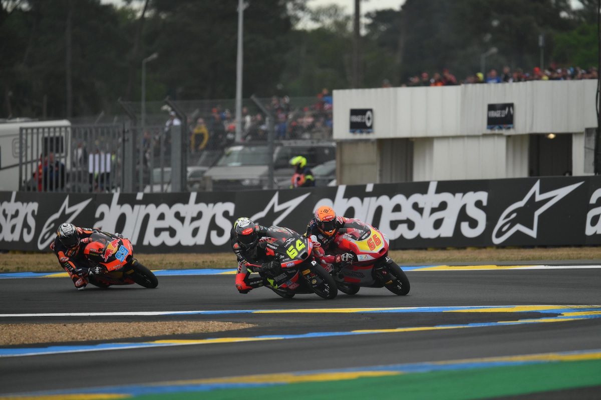 Moto3 Francia, la sequenza dell'incidente all'ultimo giro tra Muñoz e Kelso