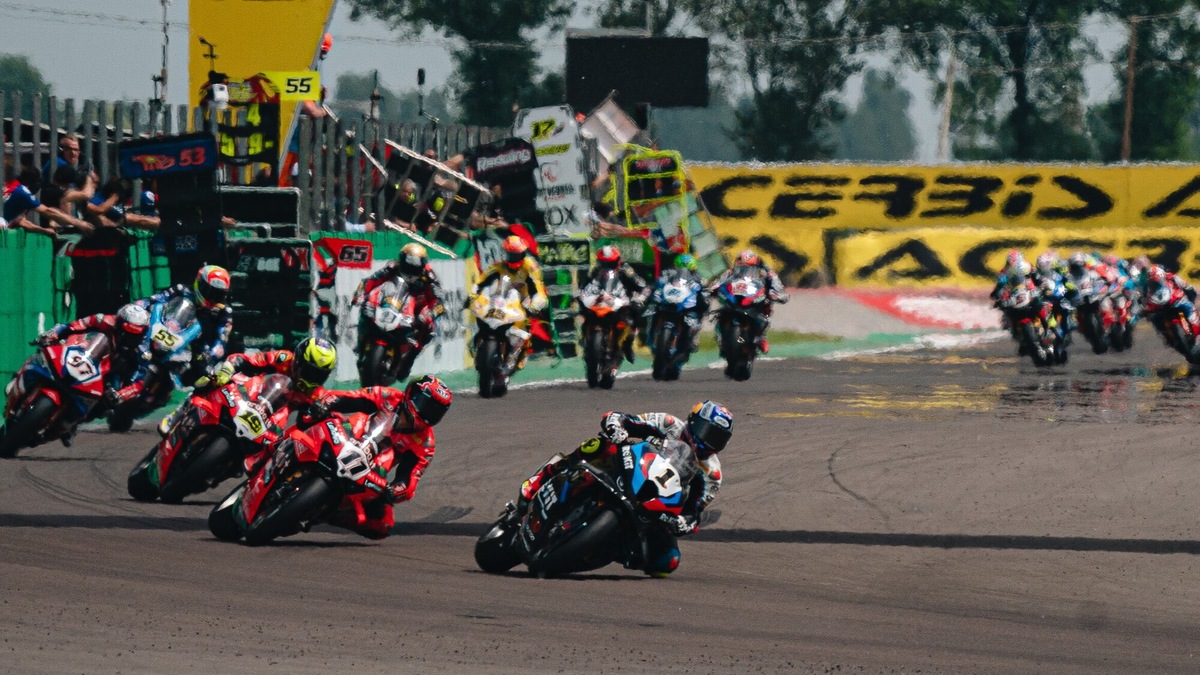 Sport in TV oggi 16 maggio: orari e programmazione SBK e non solo