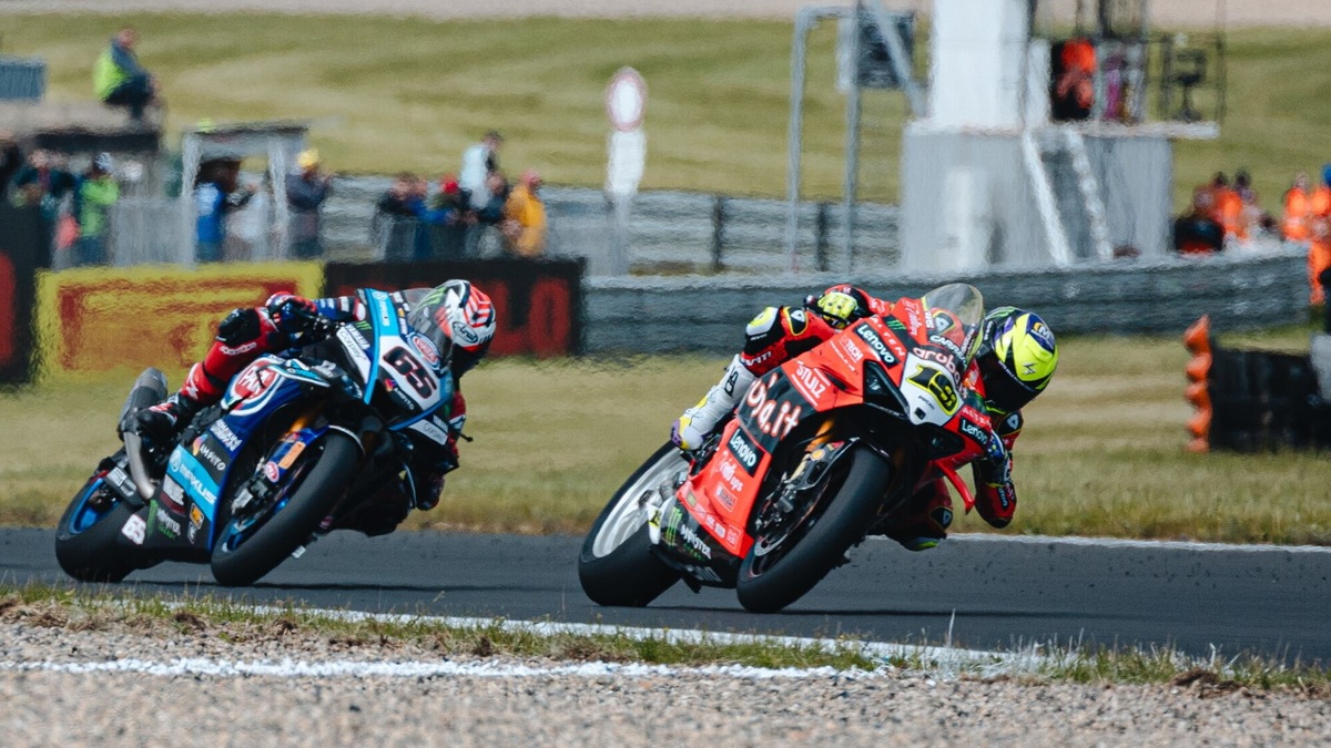 SBK, Bautista al veleno: “Rea è disperato! Fortunato a non essermi fatto male”
