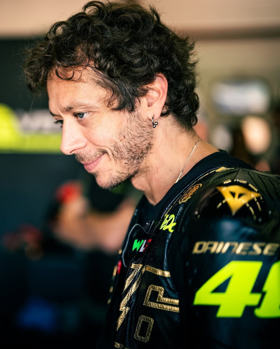 Valentino Rossi al Mugello per un allenamento: che show tra impennate e giri sulla Yamaha R1