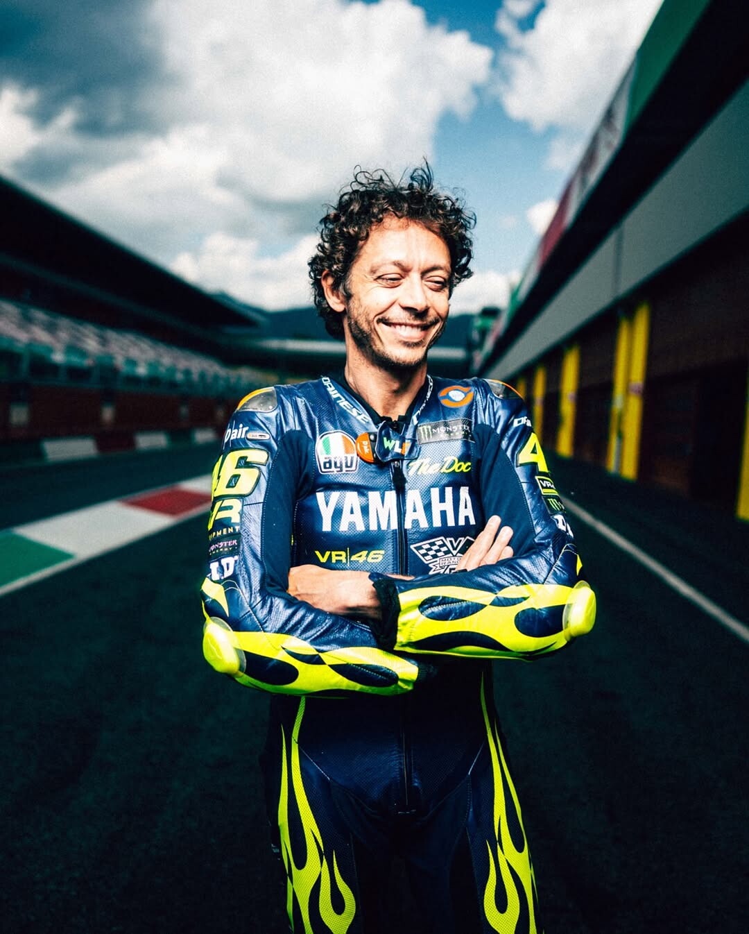 Valentino Rossi al Mugello per un allenamento: che show tra impennate e giri sulla Yamaha R1