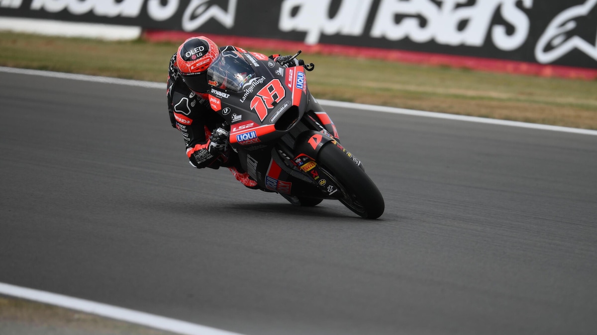 Moto2 Silverstone: primo tempo e record della pista per Manuel Gonzalez, secondo Jake Dixon