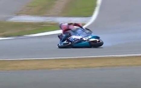 Moto2, rocambolesco incidente per Alonso a Silverstone