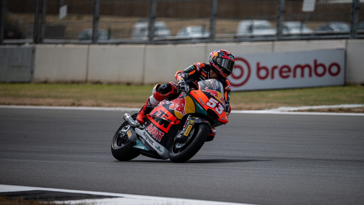 Moto2 Silverstone: Deniz Oncu risponde a Manuel Gonzalez nelle FP2, ottavo David Alonso