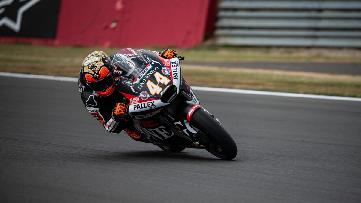 Moto2 Silverstone: prima pole stagionale per Aron Canet, Gonzalez lo tallona