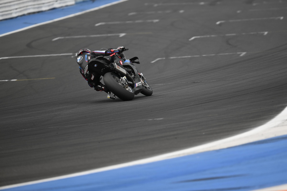 SBK, novità a Misano: spunta un nuovo sensore sulla BMW di Guintoli