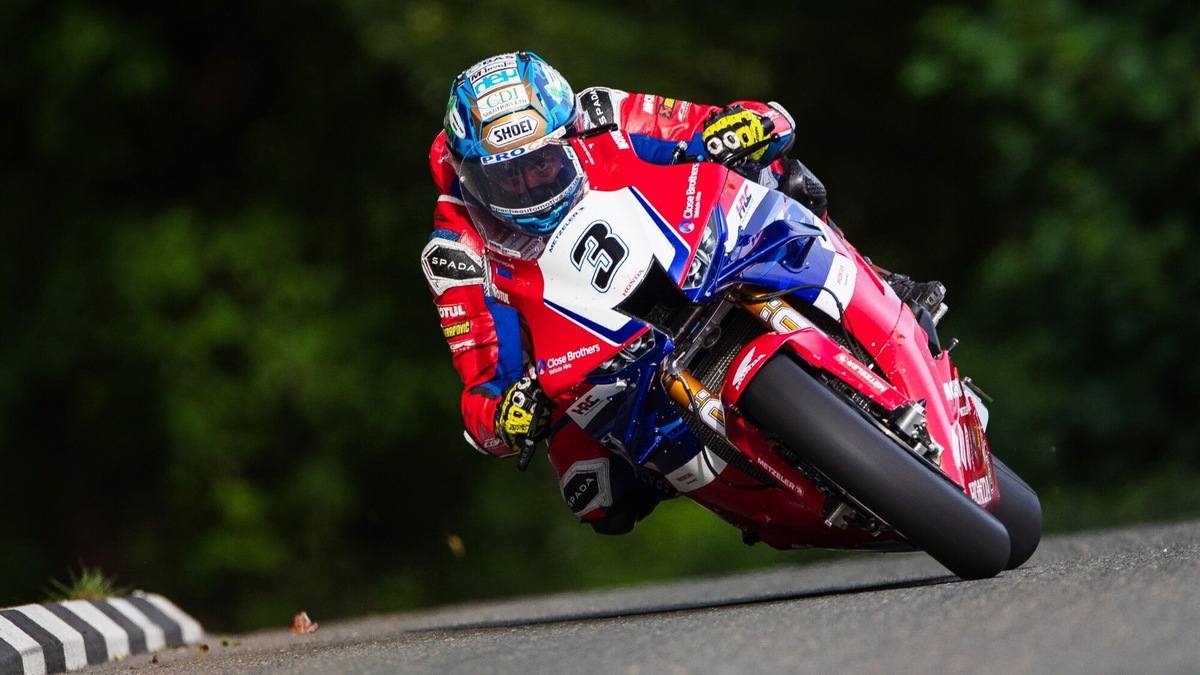 TT 2025, Qualifiche 1: Harrison al comando in SBK con un giro a 133 mph