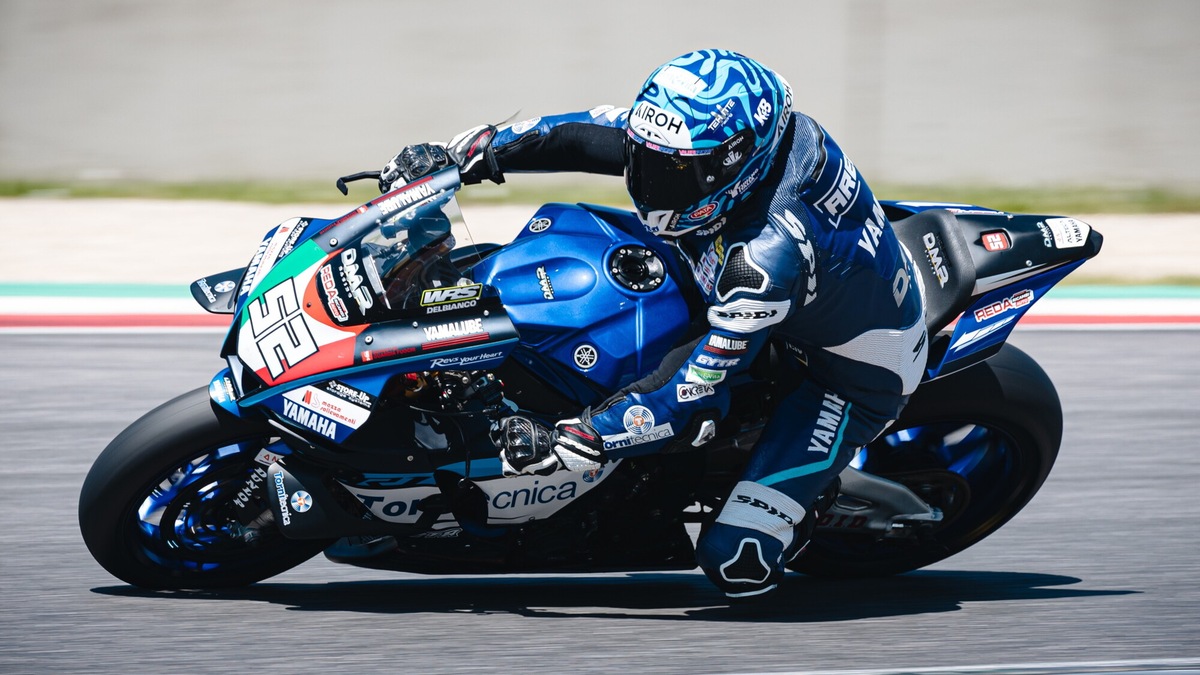 CIV SBK: Delbianco vince la volata con Pirro in Gara 1 al Mugello