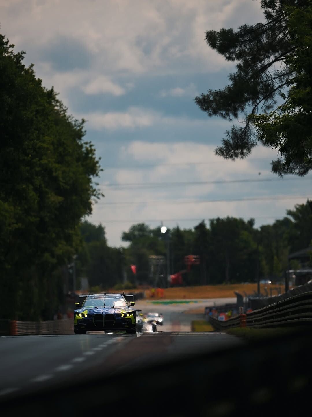 Valentino Rossi alla 24h di Le Mans: le foto dei primi giri in pista