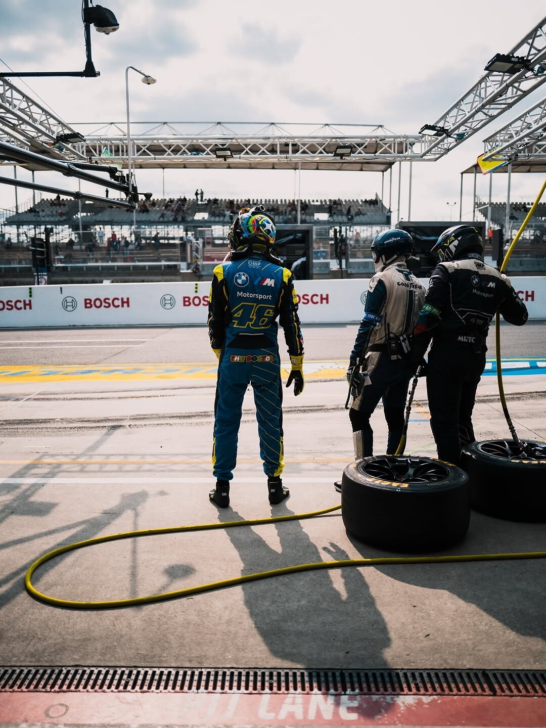 Valentino Rossi alla 24h di Le Mans: le foto dei primi giri in pista