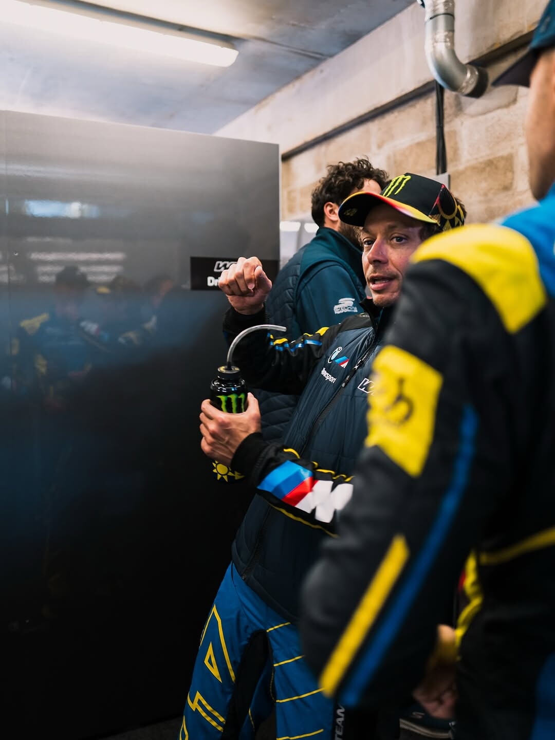 Valentino Rossi alla 24h di Le Mans: le foto dei primi giri in pista
