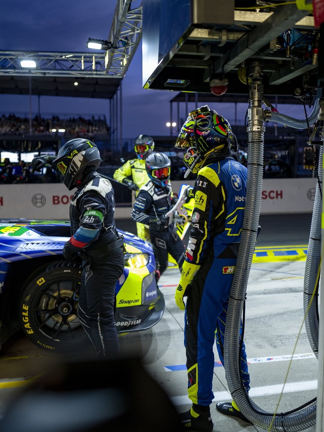 Valentino Rossi alla 24h di Le Mans: le foto dei primi giri in pista