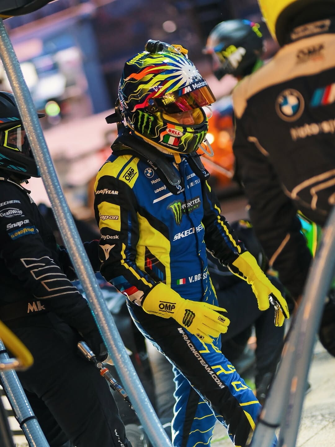 Valentino Rossi alla 24h di Le Mans: le foto dei primi giri in pista