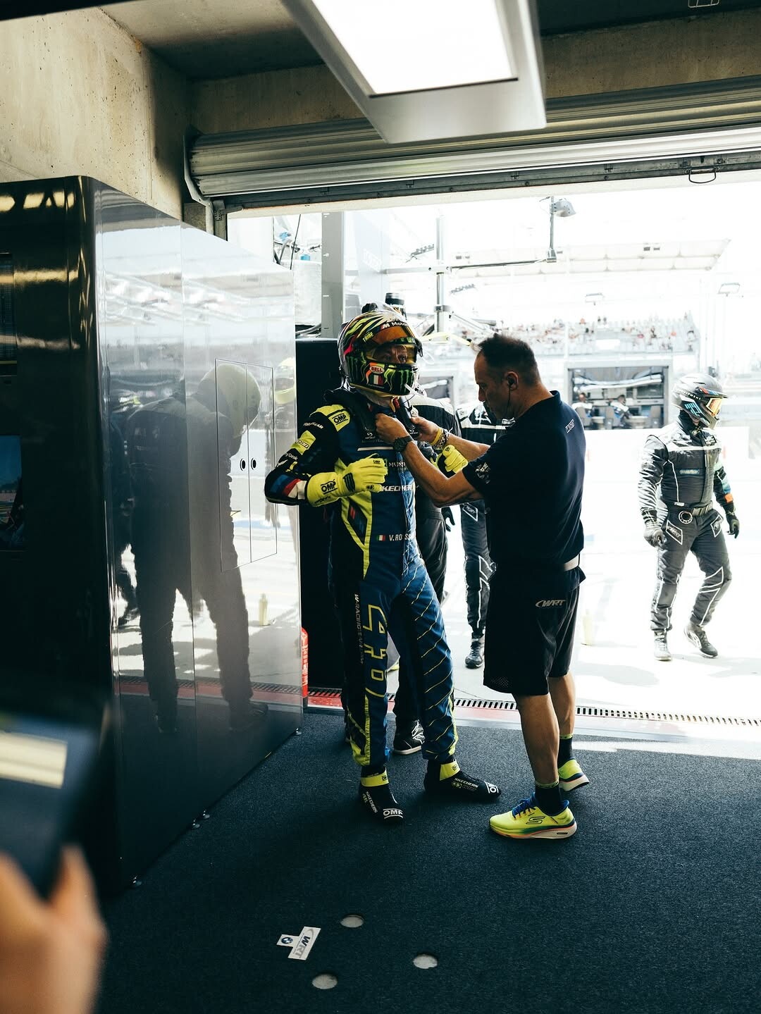 Valentino Rossi alla 24h di Le Mans: le foto dei primi giri in pista
