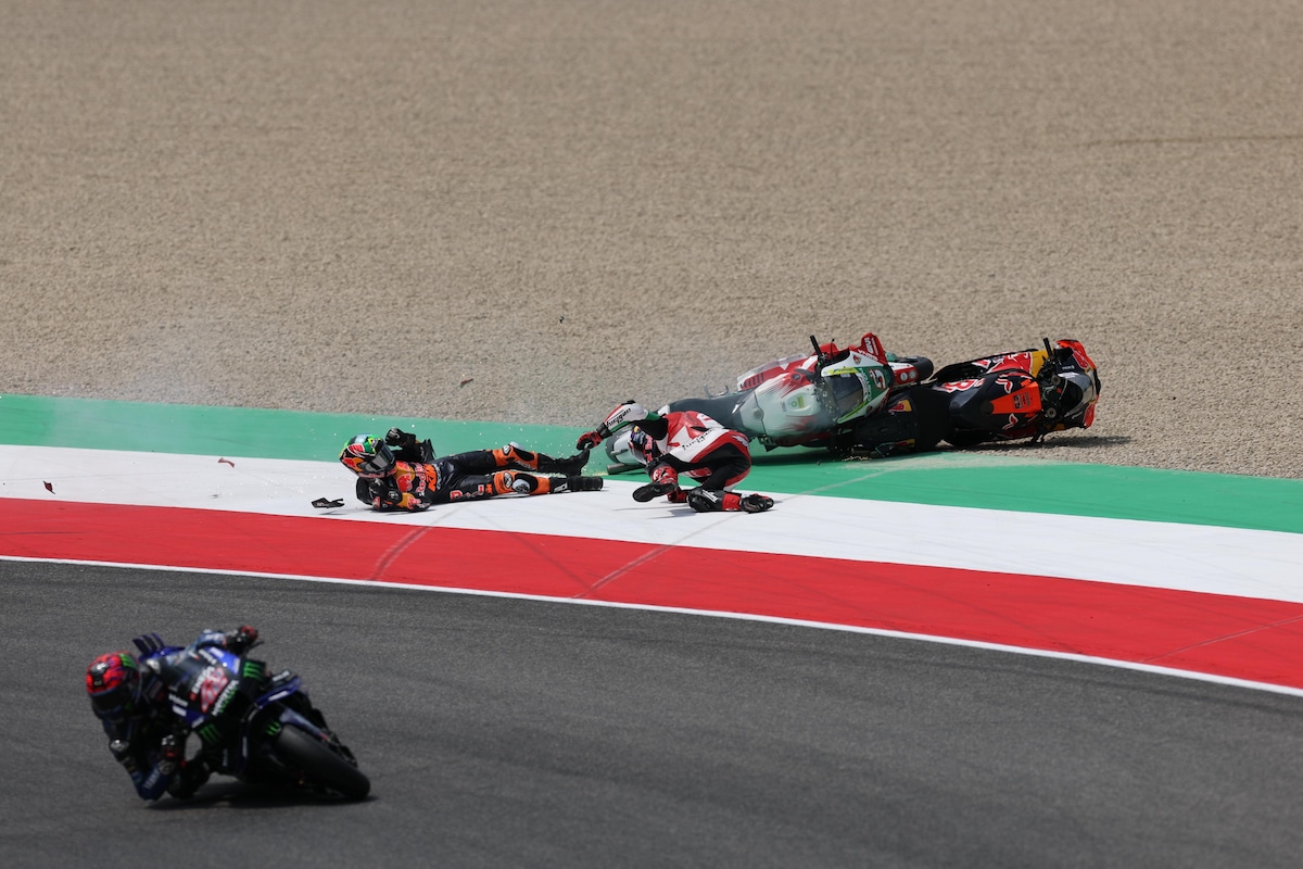 MotoGP, Sprint Mugello: incidente al via tra Di Giannantonio, Binder e Zarco