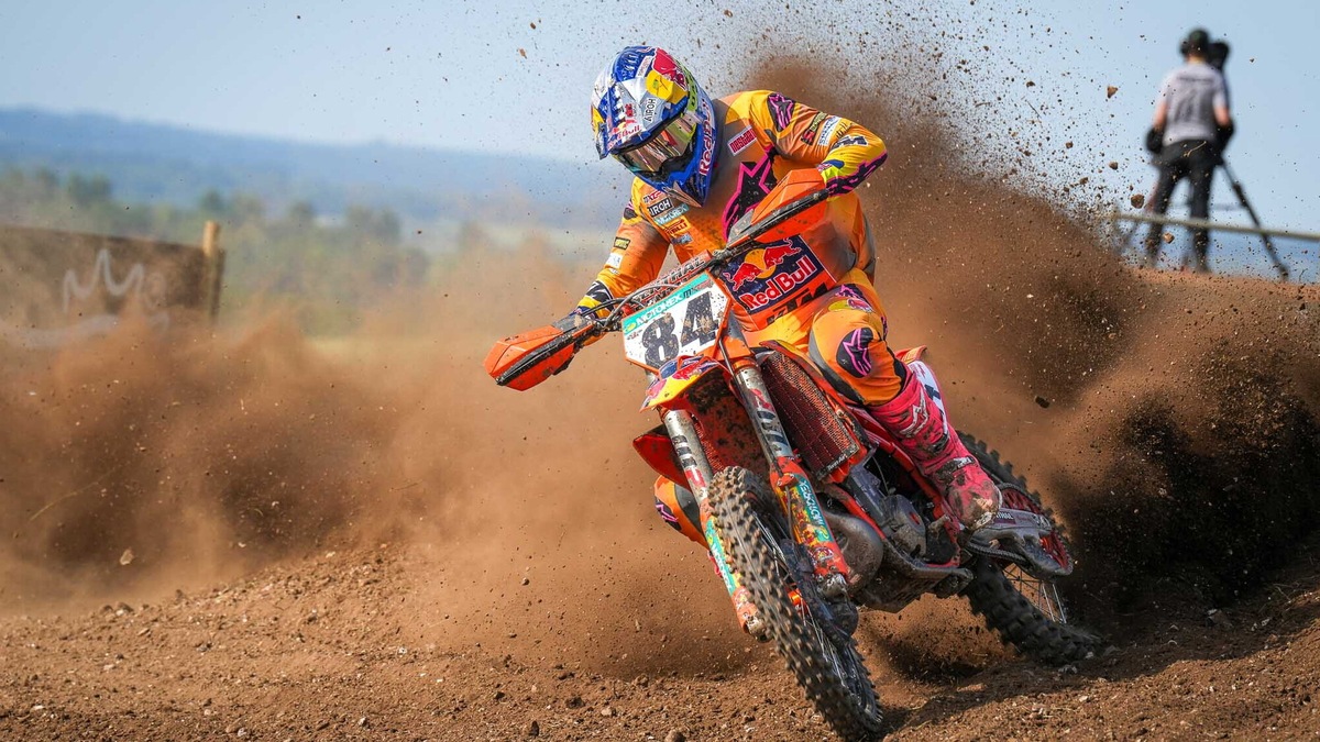 MXGP: Herlings fa mangiare la polvere a tutti