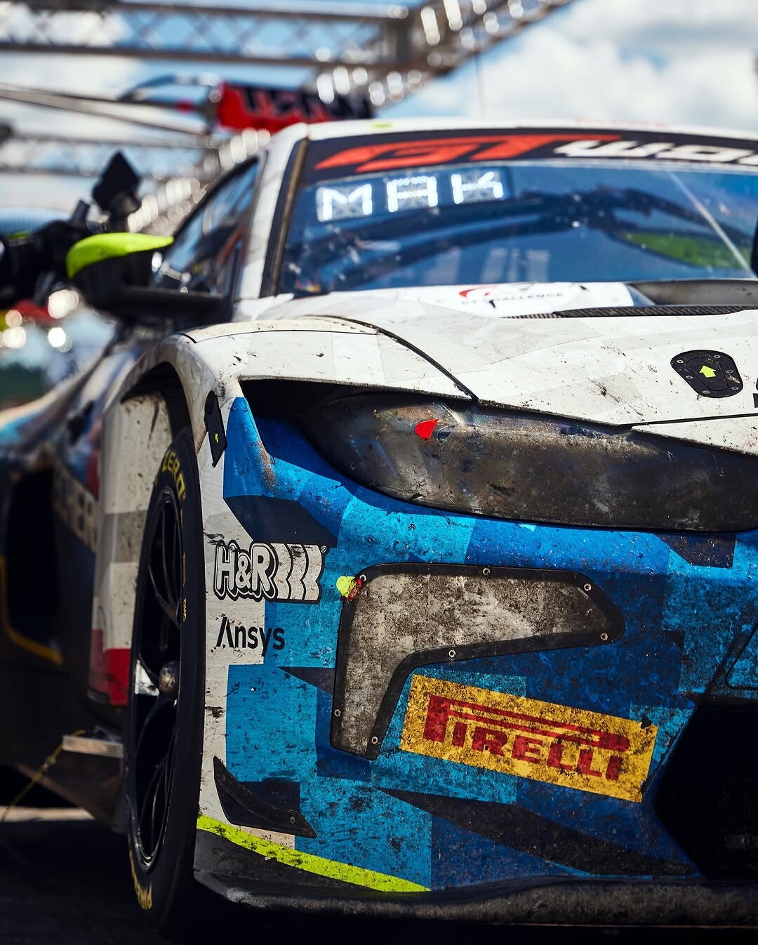 Tra sudore e insetti sull'auto, ecco il dietro le quinte della 24 SPA di Valentino Rossi