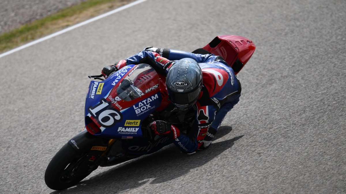 Moto2 Germania: Joe Roberts sorprende tutti nelle FP1, decimo Celestino Vietti