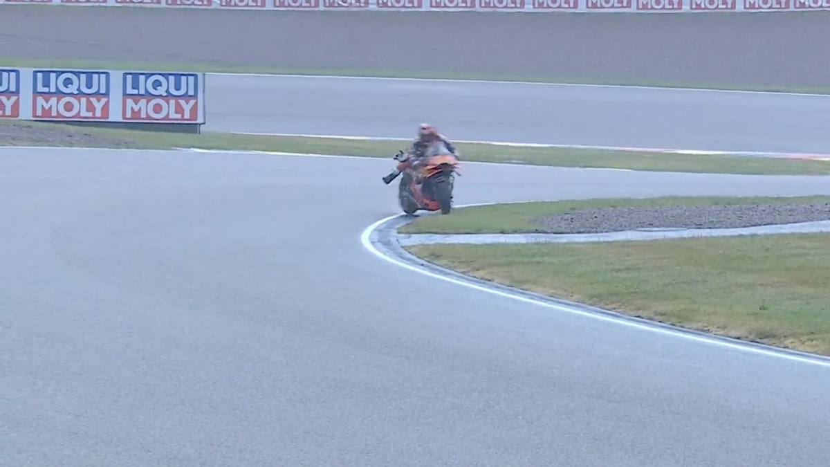MotoGP, violento high side per Vinales al Sachsenring nelle qualifiche